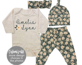 Daisy bloemen babymeisje naar huis outfit, gepersonaliseerde babycadeauset, salie groene madeliefjes, hoed, broek strik hoofdband, CUSTOM handgemaakt