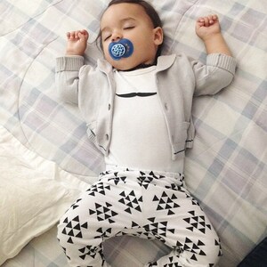 Black and White Triangle Baby Leggings Toddler Leggings Boy Leggings Unisex leggings Girl or Boy Baby Pants Toddler Pants Triangle Leggings