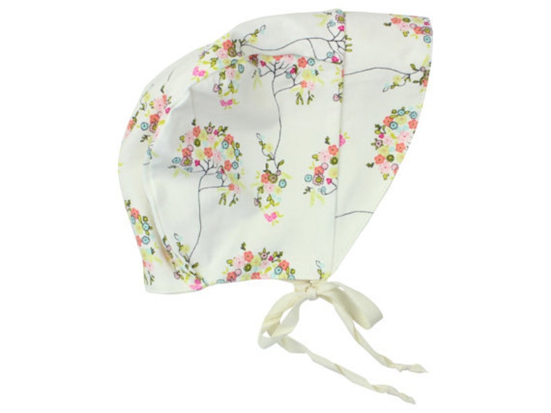 Cream Floral Baby Shorts Toddler Shorts Girl Shorts Cluny Lace Trim Shorts Girly Shorts Tree Flower Shorts Newborn Shorts Baby Girl Gift
