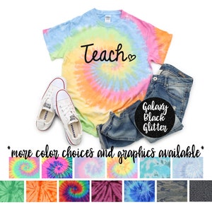 Unterrichten Lehrer Tie Dye Neon Tie Dye Shirt Galaxie Helles Schwarz Glitzer Vinyl Teach Lehrer Zurück in der Schule Mädchen Tie Dye Pastellschullehrer