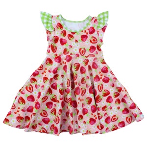 Erdbeer Twirly Kleid Gingham Flatterärmel Aquarell Blumen und Erdbeeren Rosa Rot Frühling Sommer Tellerrock Baby Kleinkind
