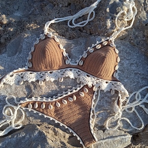 crochet bikini set High Hip in Tan Bronze with lace edgings and natural shells image 5