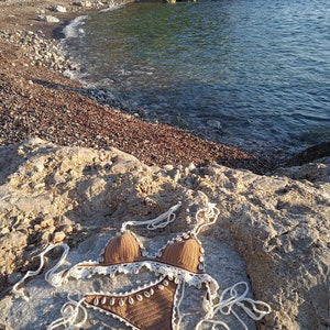 crochet bikini set High Hip in Tan Bronze with lace edgings and natural shells image 6