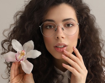 Montures de lunettes en métal pour femmes et hommes avec des verres correcteurs ou sans ordonnance