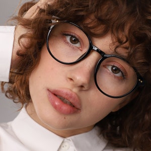 Round eyeglasses frames men, women with non prescription or prescription lenses