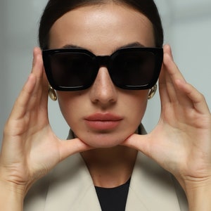 Square rectangle sunglasses women black, tortoise with polarized lenses UV400 Ukrainian shop