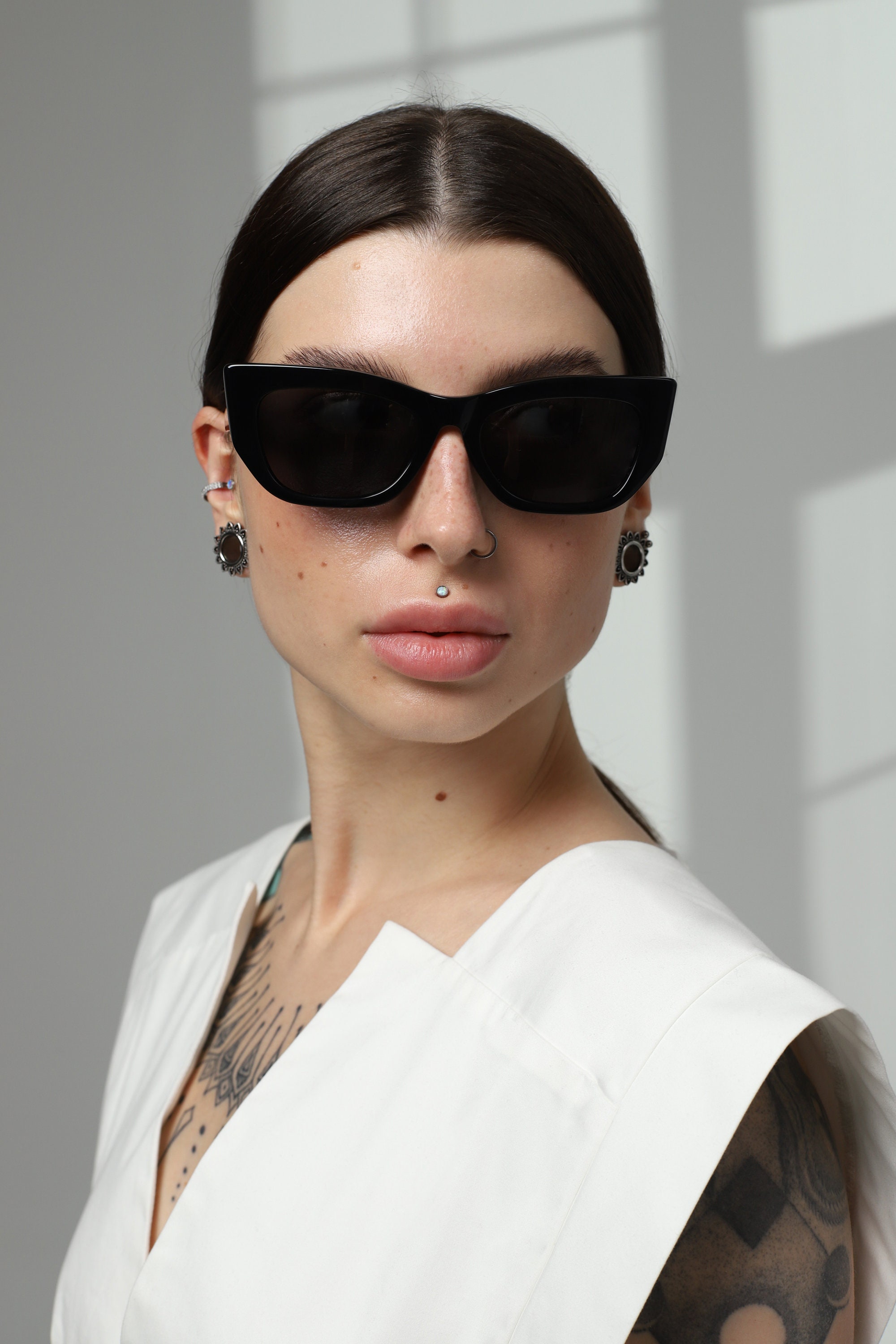 Polarized Cat Eye Sunglasses with UV400 Protection, Square Frame VANLINKER Retro Polarized Square Sunglasses for Women  main image 2