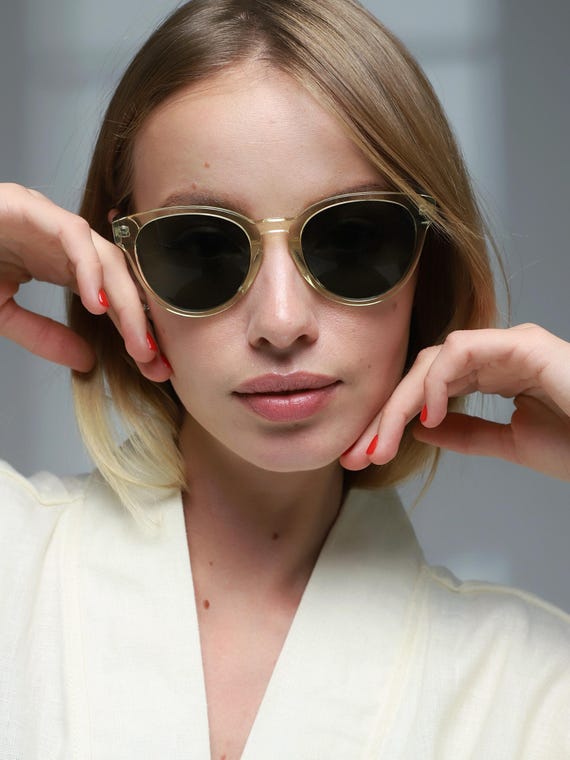 Transparent Green Sunglasses for Women – Round Acetate Frame  display picture 2