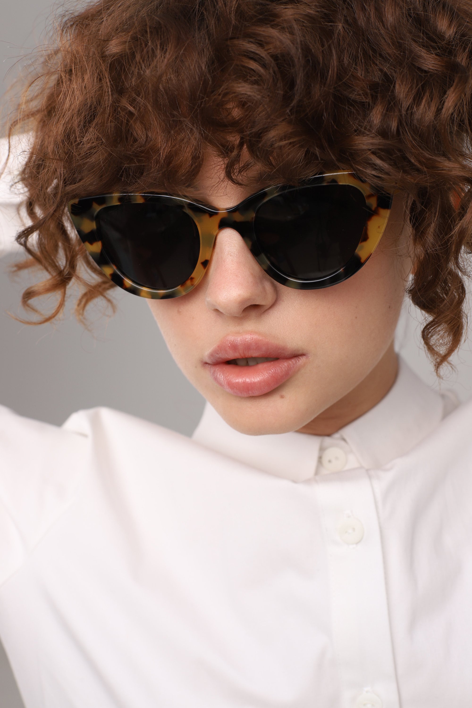Trendy Cat Eye Sunglasses Women | Tortoise Shell, Black With  display picture 1