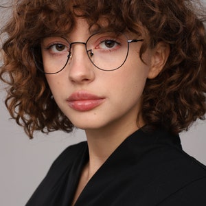 Blue light blocking lensees