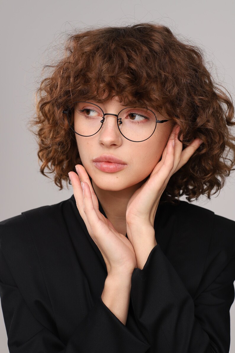 Glasses frames round women with fake or prescription lenses