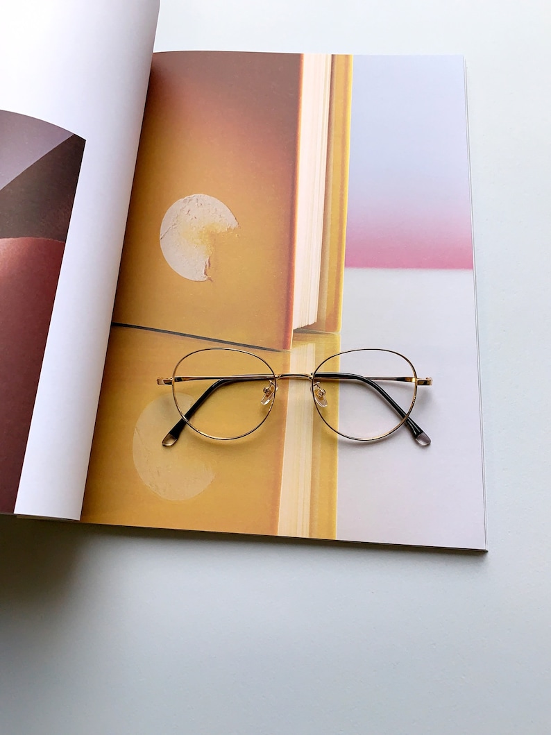 Glasses frames round women with fake or prescription lenses
