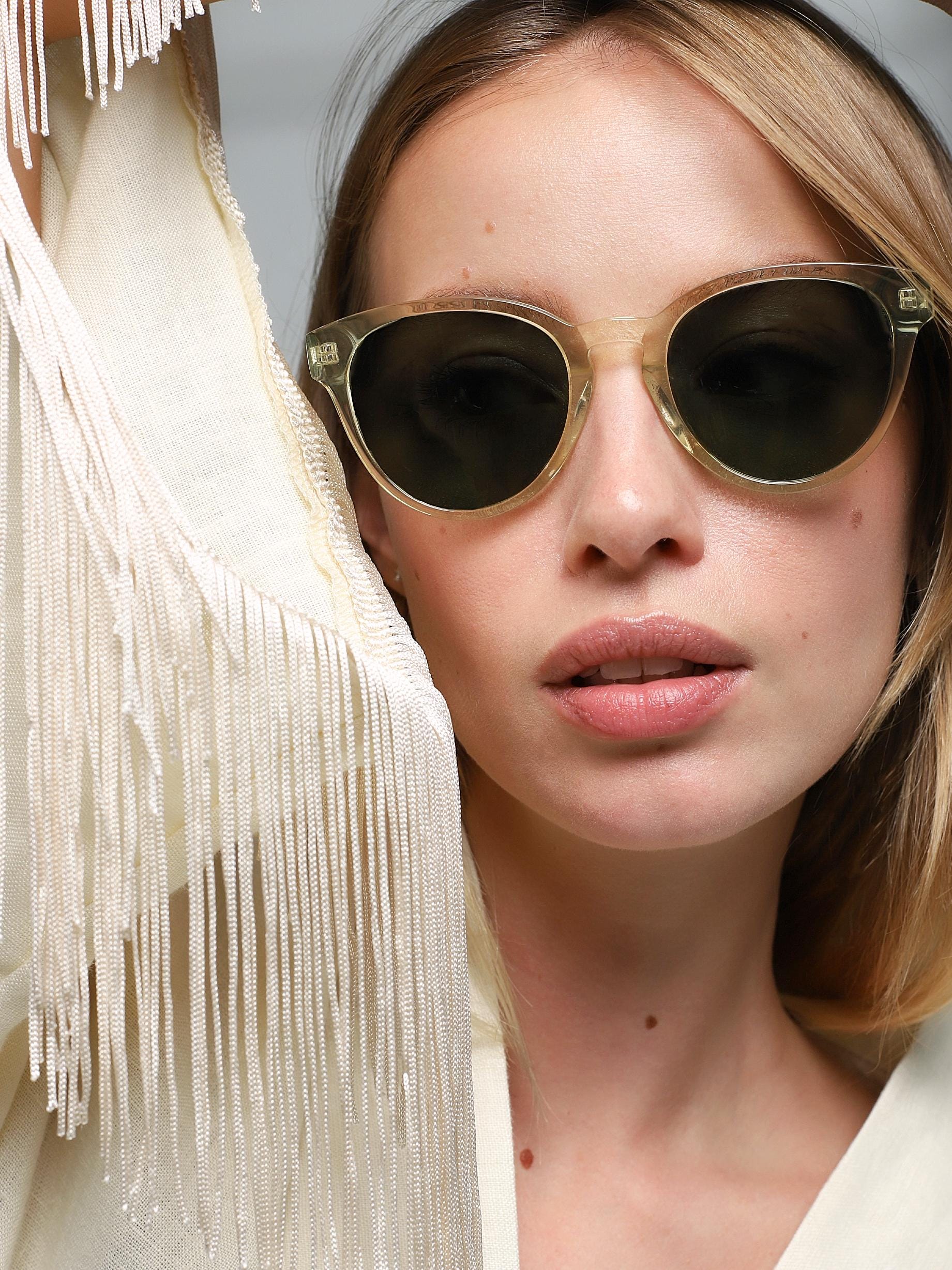 Transparent Green Sunglasses Women | Round Acetate Frame  display picture 1