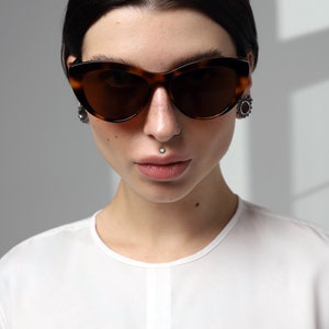 Fashion sunglasses women black and tortoise shell with polarized lenses UV400 image 5