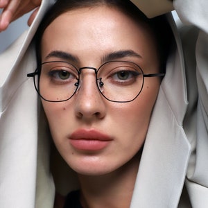 Octagonal Titanium Glasses Frame: Anti-Reflective, Blue Light Blocking