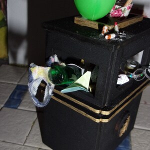 Themed 1:12th Dolls House Bin Good Night Out image 3
