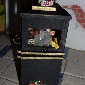 Themed 1:12th Dolls House Bin Good Night Out image 2