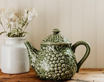 Vintage Green Grapes Teapot  - Avocado Green Ceramic Teapot with Fruit Grapes Pattern Teapot Cottage Core Tea and Coffee Decor Vintage Green