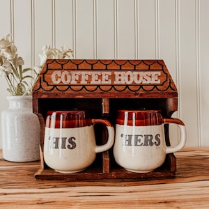 Vintage His and Hers Baked Bean Mugs – Stoneware Coffee Bar Set in Wood Coffee House