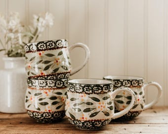 Vintage Temptations Mugs- 4pc Temptations by Tara Old World Green 12oz Ceramic Coffee or Tea Mugs Cottage Core Kitchen English Countryside