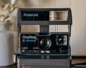 Vintage Polaroid Camera - Polaroid 600 Instant Camera One Step Closeup 1980s vintage camera Retro Camera and decor Black Instant Film Camera