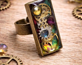 Steampunk Gear Ring – Colorful Clockwork Resin Jewelry – Adjustable Antique Bronze Statement Piece
