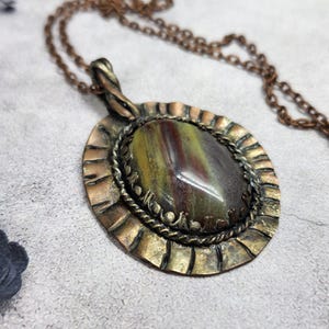 Ancient Forest Relic — Handmade Rainbow Petrified Wood & Copper Pendant | Artisan Fossilized Wood Stone Necklace Bild 3