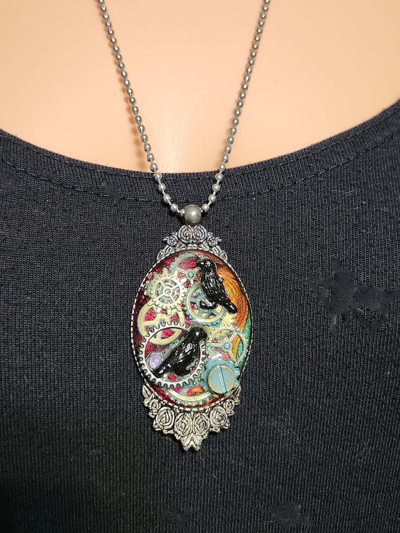 Collier corbeau steampunk - Bijoux gothiques de corbeau avec engrenages mécaniques image 1