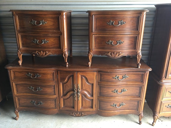Vintage Complete Dixie French Provincial Bedroom Set Dresser Mirror 2 Nightstands Chest Armoire