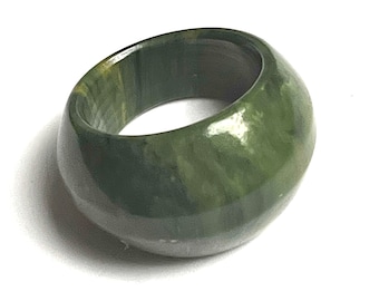 Marbled Bakelite Ring in Spinach Green