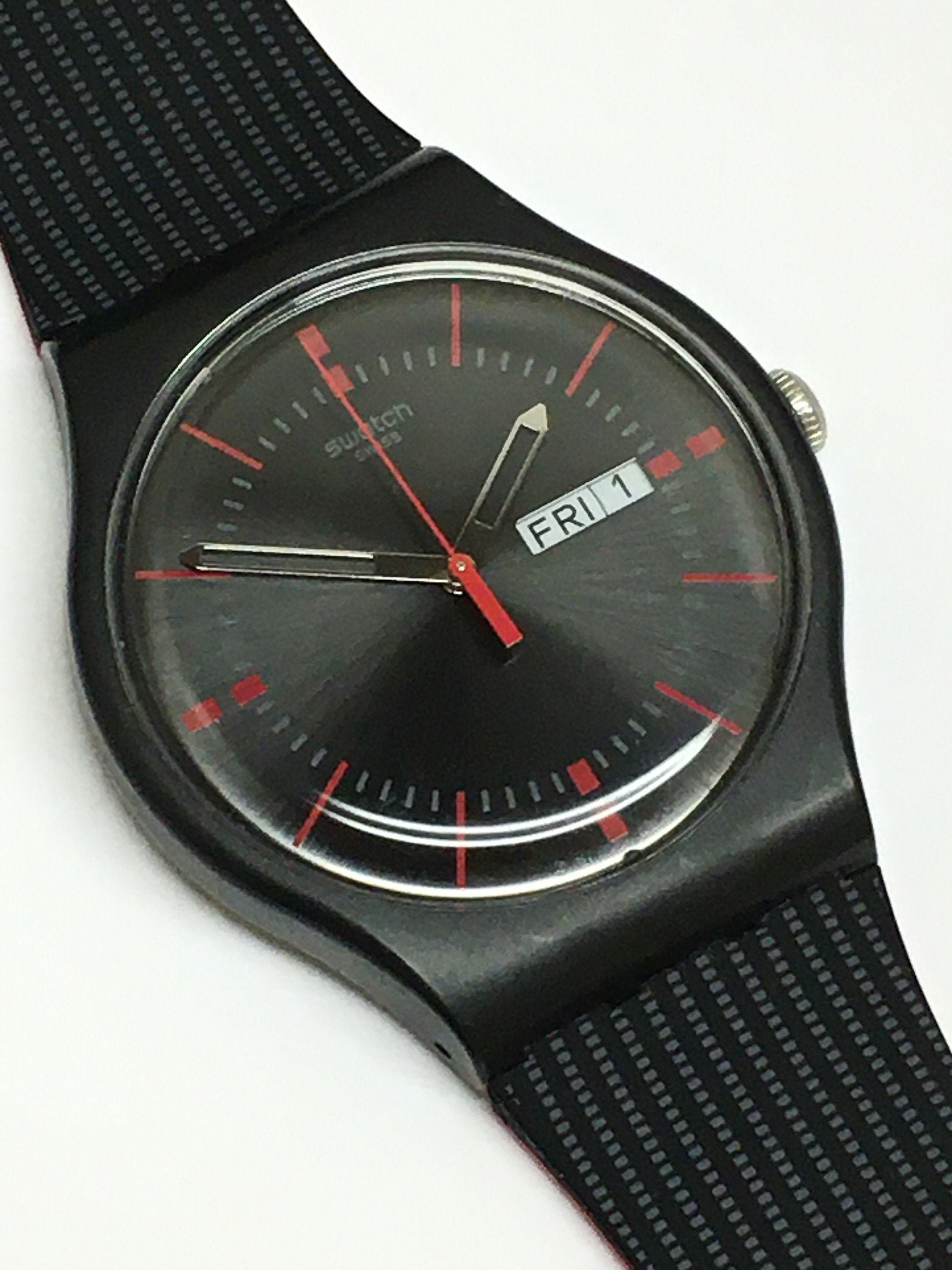 swatch black red