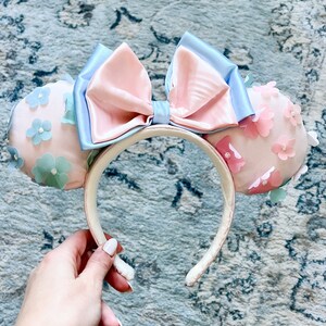Pastelowe tęczowe uszy Minnie