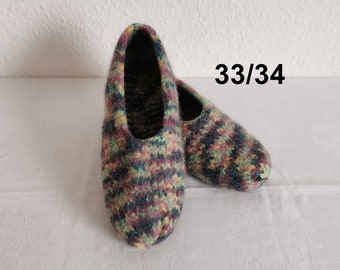 warm knitted felt slippers with latex sole, size. 33/34