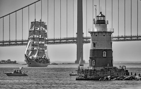 Dar Mlodziezy at Robbins Reef Lighthouse