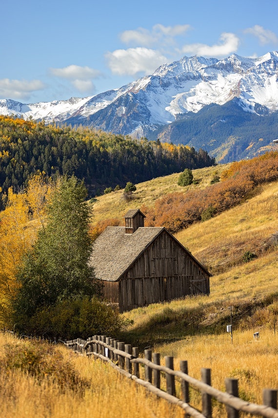 Barn in the Valley