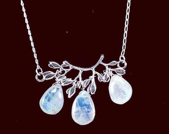 Rainbow Moonstone necklace - Ice Blooming/ white/ blue/ Moonstone/ gemstone/ necklace