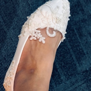 The perla Ivory or White Flat wedding shoes-bridal flats shoes- Custom Colors for lace and or Shoes available, bridal shoes, wedding shoes