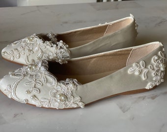 Perla in satin ivory. Wedding shoes, bridal shoes, wedding flats shoes