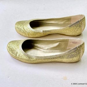 NINE WEST Sparkley Metallic Gold Ballet Flats Size 6 B Vintage Ladies Dress Shoes