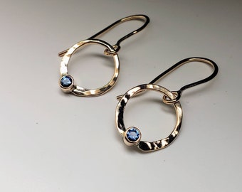 14k gold circle with Montana Sapphire, 14k gold hammered circle, real gold dainty circle earrings