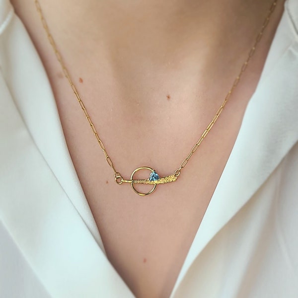 Montana Sapphire trillion and 14k gold necklace. Montana sapphire necklace on gold paper clip chain.
