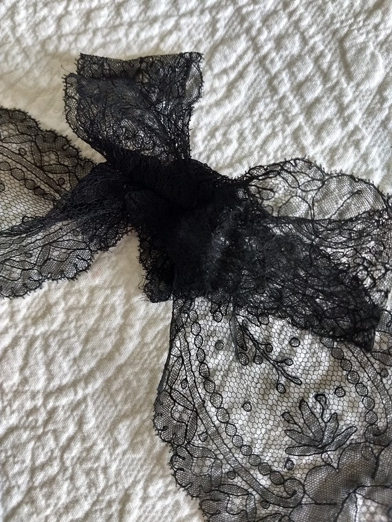 Victorian Neck Bow Black Chantilly Lace Dress Jab… - image 3