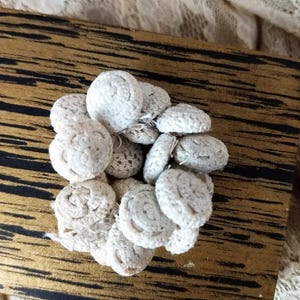 18 Victorian Crochet Thread Buttons White Authentic Old 19th Century Textile
