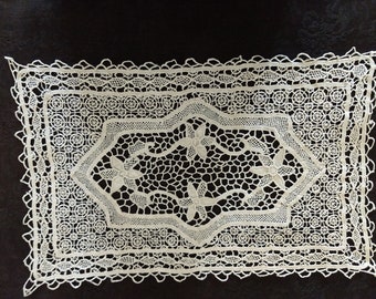 Vintage Point Venice Place Tray Mat Handmade White  Lace 1900's Table Linen