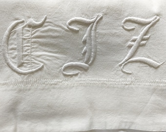 Drap de lit ancien, broderie monogramme, mousseline de coton cousue maison, années 1900