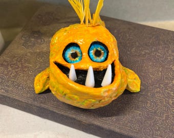 Monstruo pez hecho a mano, "Underbite"
