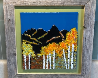 Montañas de arte de álamos hechas con vidrio fusionado "Álamos de otoño"