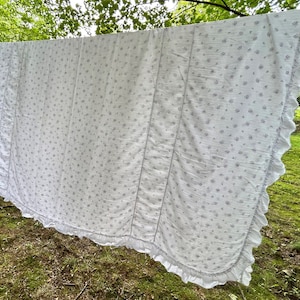 70s 80s full bed cover, ruffled edge, light purple flowers on white, farmhouse, shabby chic, worn, full size