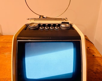 70s Solid State TV-750, Sony television set, TV set with cord