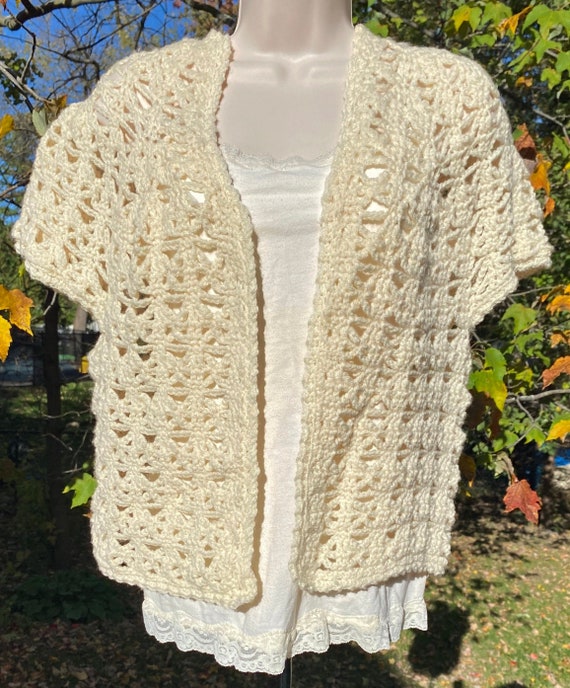 60s 70s open weave crochet top, open crop cardigan